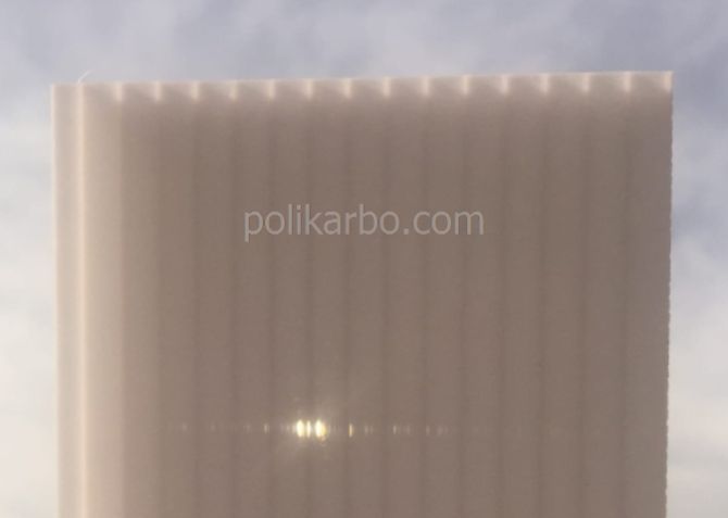 молочный белый сотовый поликарбонат в Керчи 4 мм, 6 мм, 8 мм, 10 мм